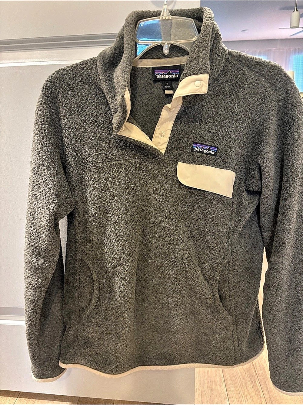 Patagonia Women's Synchilla Snap-T Pullover Gray Medium